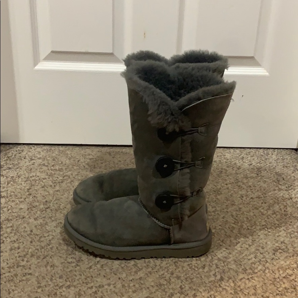 Ugg Grey Triple Bailey Button Sheepskin Boots Sz 6 - image 2